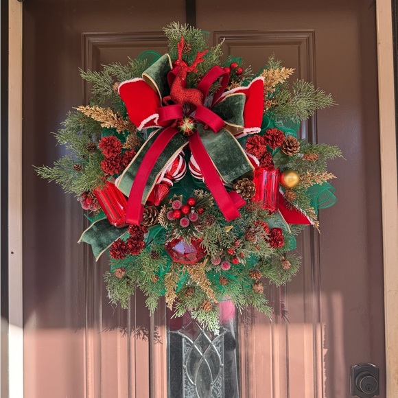 Elegant Red and Green Holiday Wreath